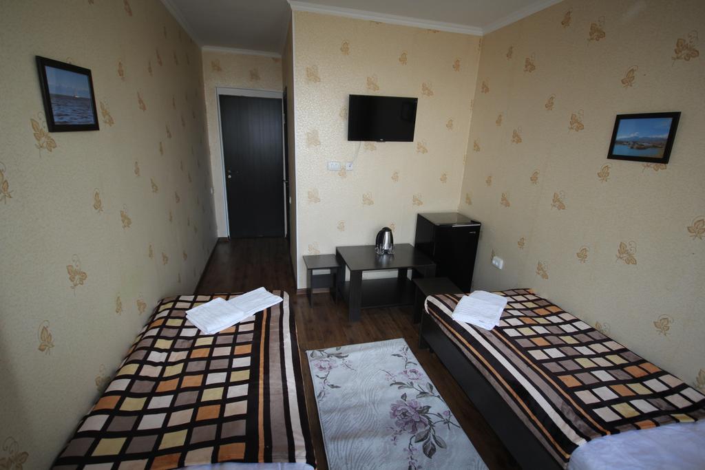 Guest House Parus Bosteri Kültér fotó